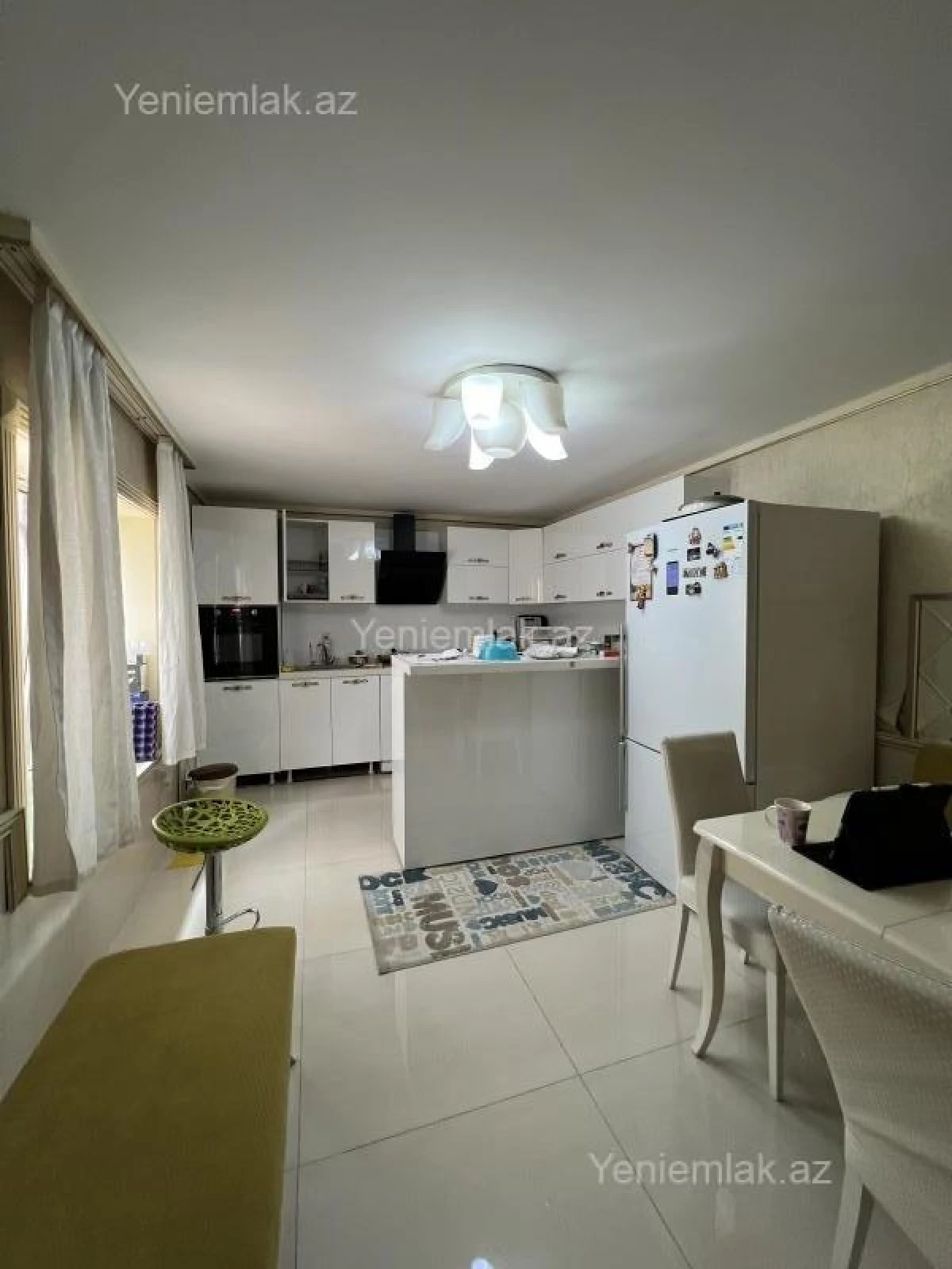 Satılır 10 otaqlı həyət evi 500 m²