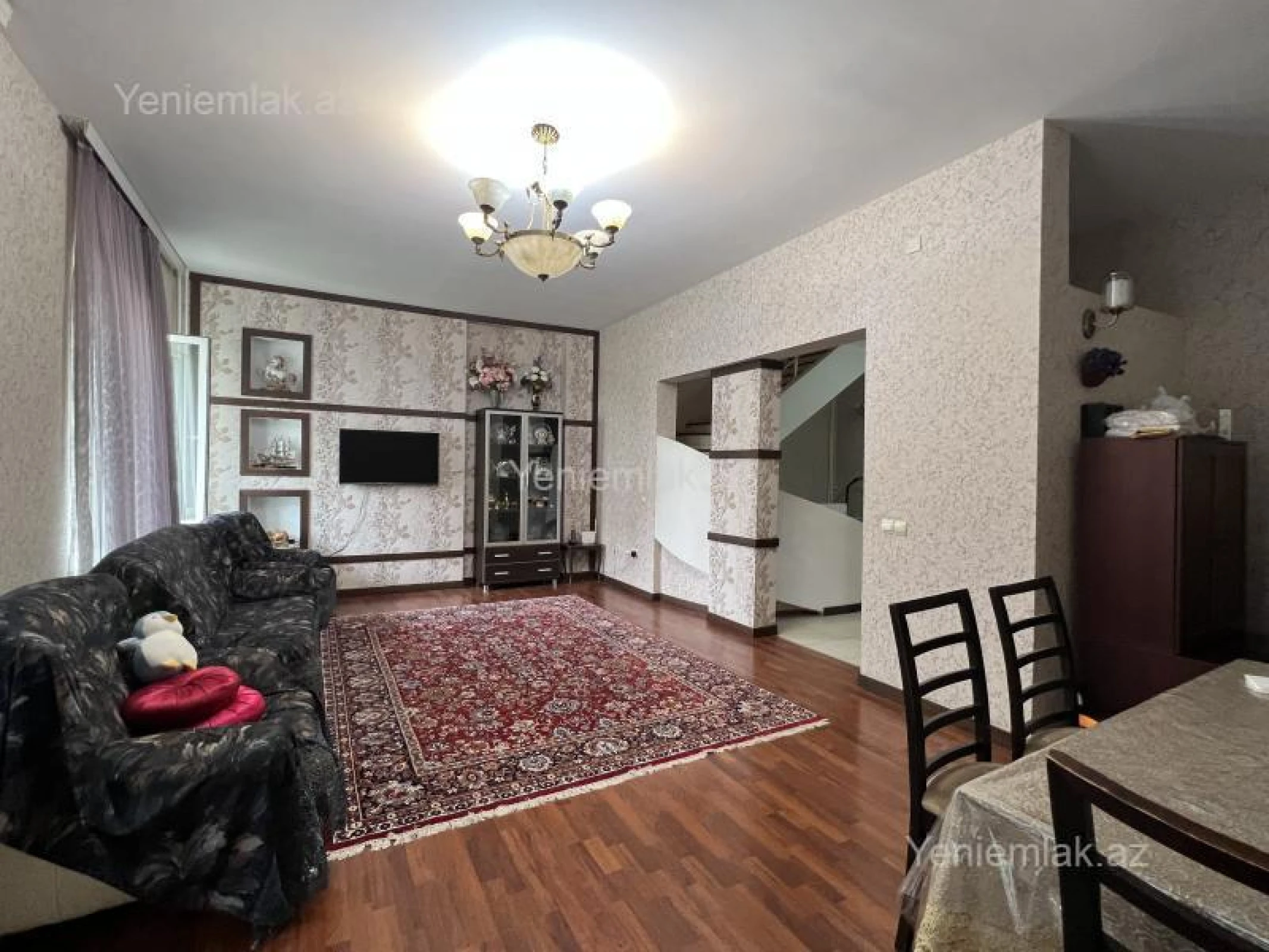 Satılır 10 otaqlı həyət evi 500 m²