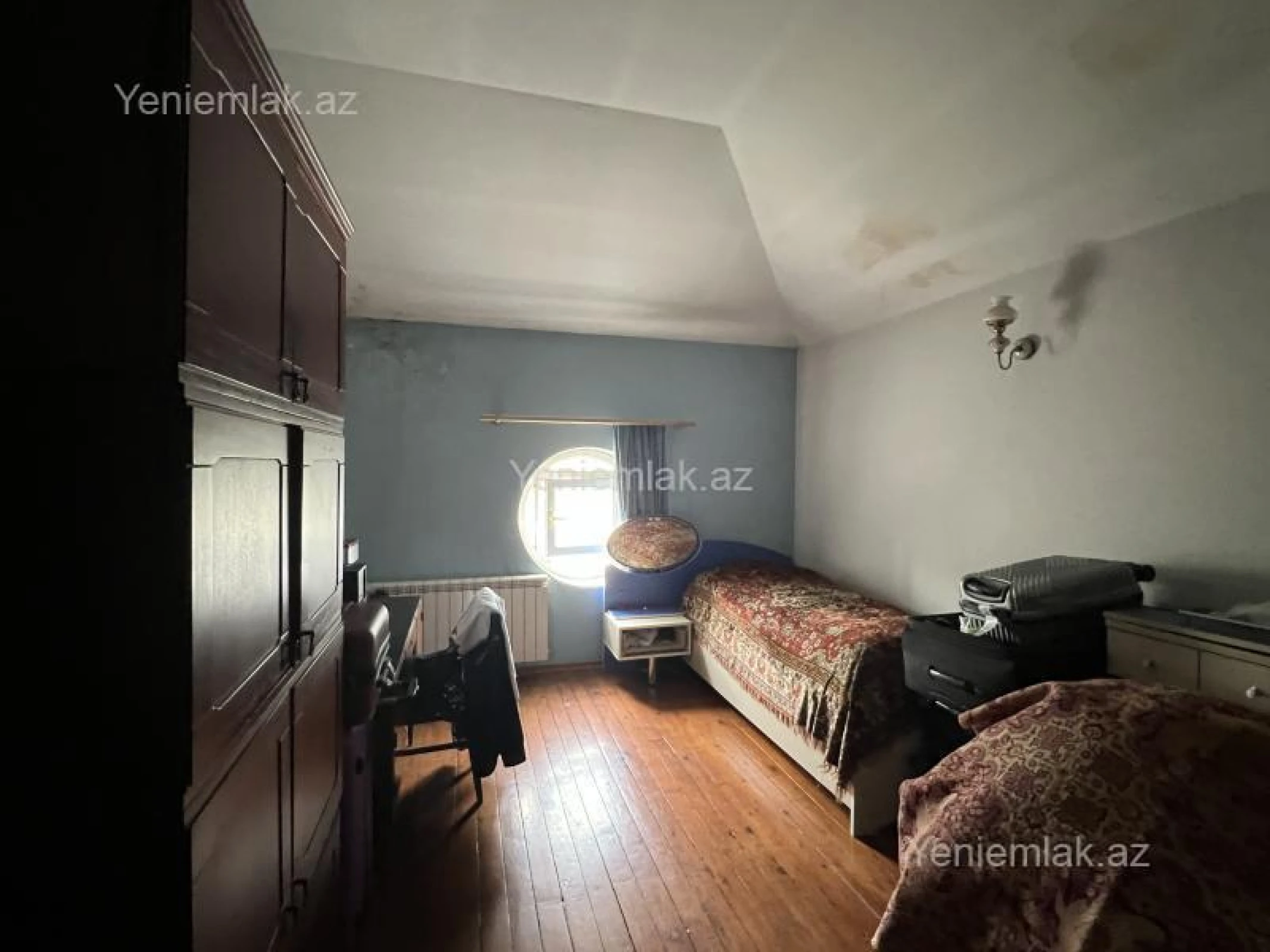 Satılır 10 otaqlı həyət evi 500 m²