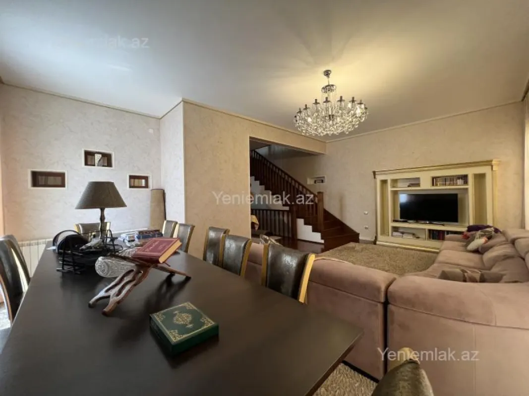 Satılır 10 otaqlı həyət evi 500 m²