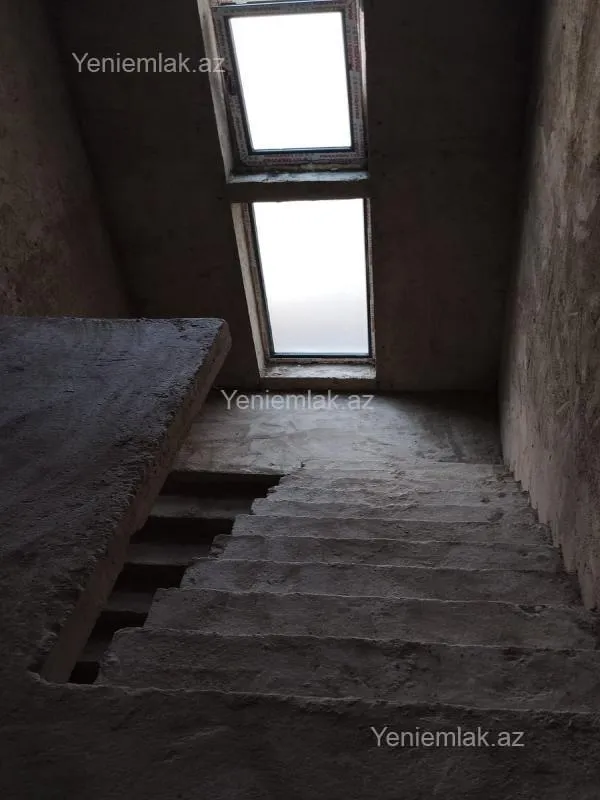 Satılır 6 otaqlı həyət evi 220 m²