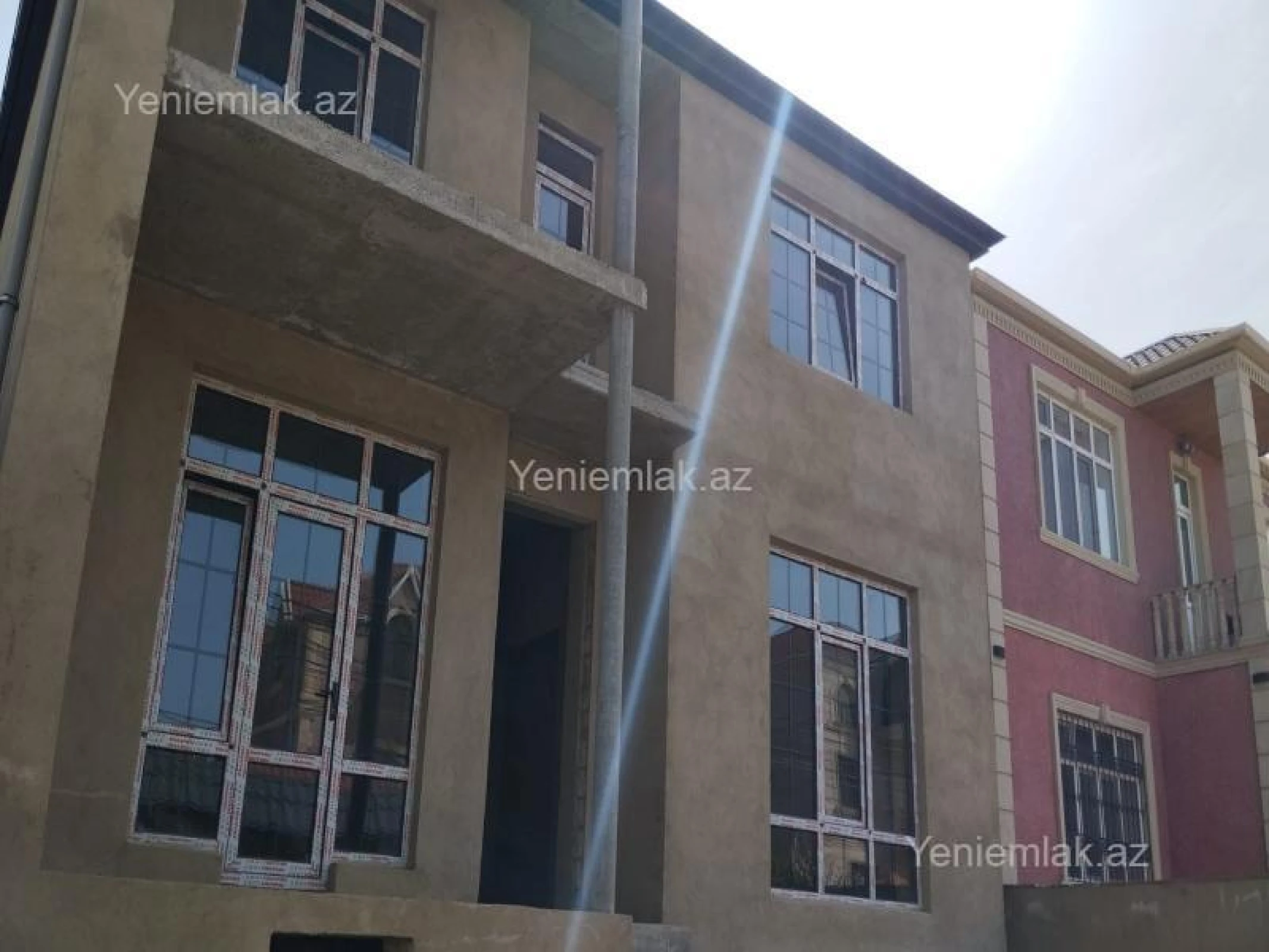 Satılır 6 otaqlı həyət evi 220 m²