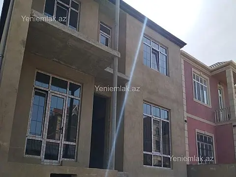 Satılır 6 otaqlı həyət evi 220 m²