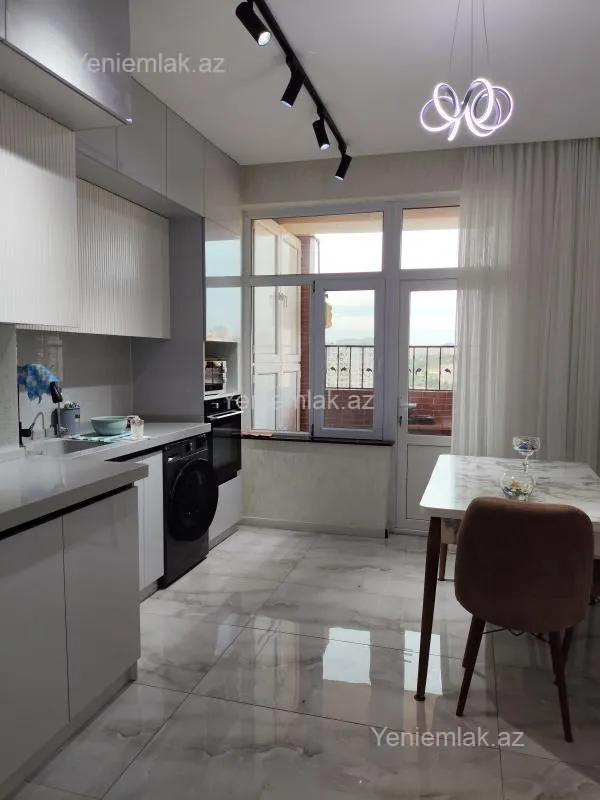 Satılır 3 otaqlı yeni tikili 110 m²