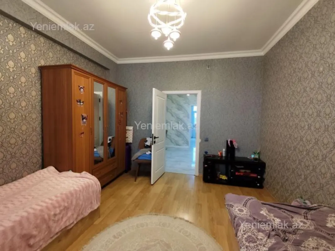 Satılır 3 otaqlı yeni tikili 110 m²