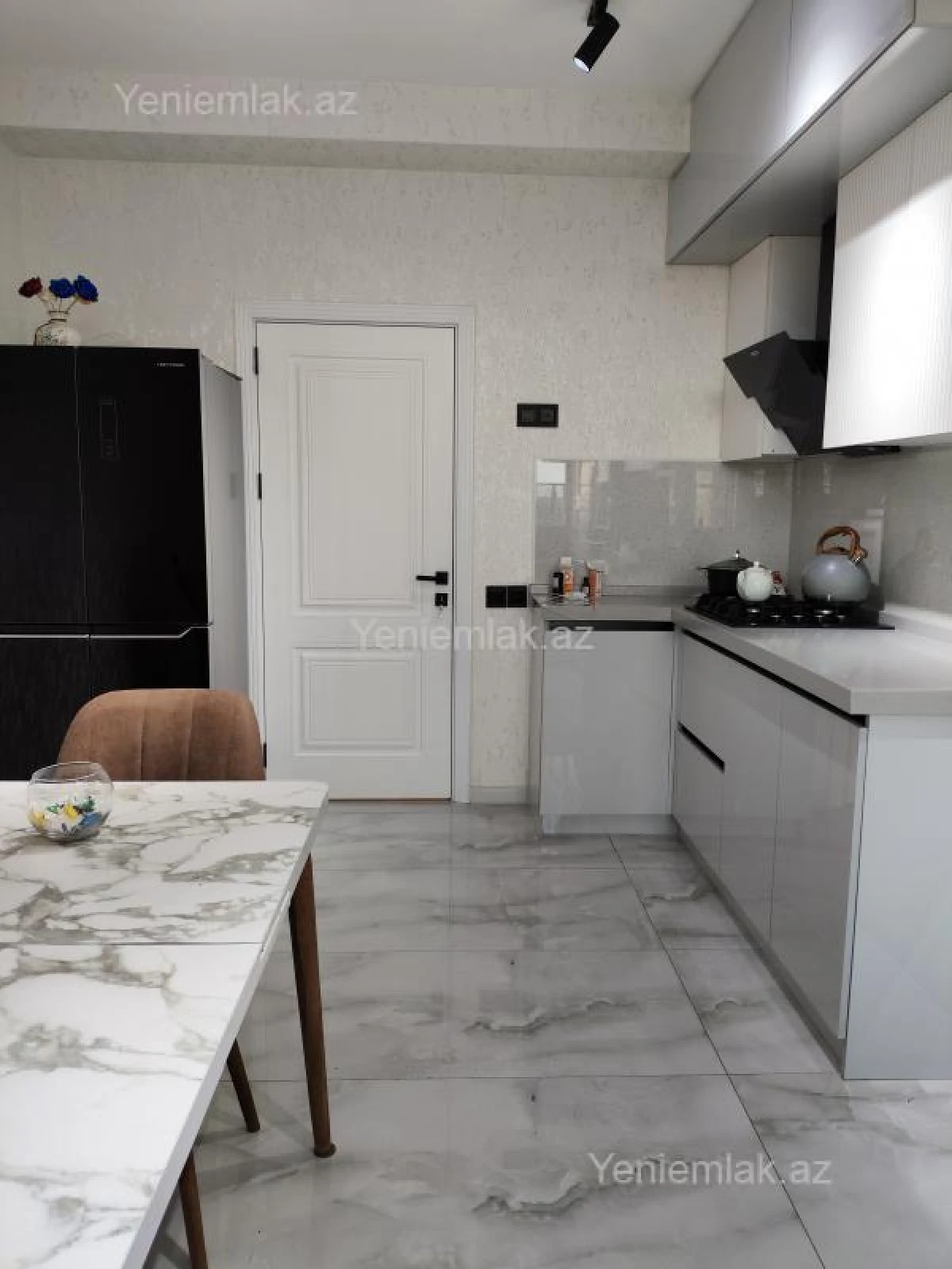 Satılır 3 otaqlı yeni tikili 110 m²