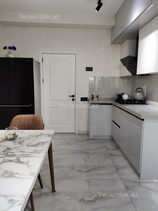 Satılır 3 otaqlı yeni tikili 110 m²