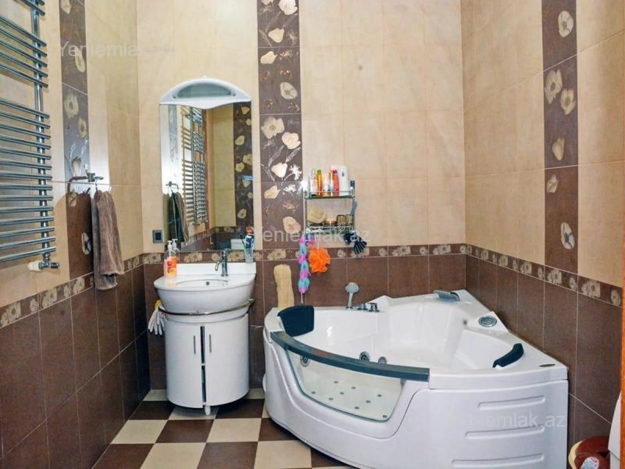 Satılır 6 otaqlı həyət evi 150 m²