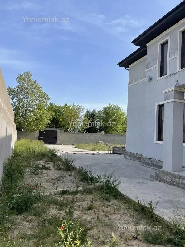Satılır 6 otaqlı həyət evi 250 m²