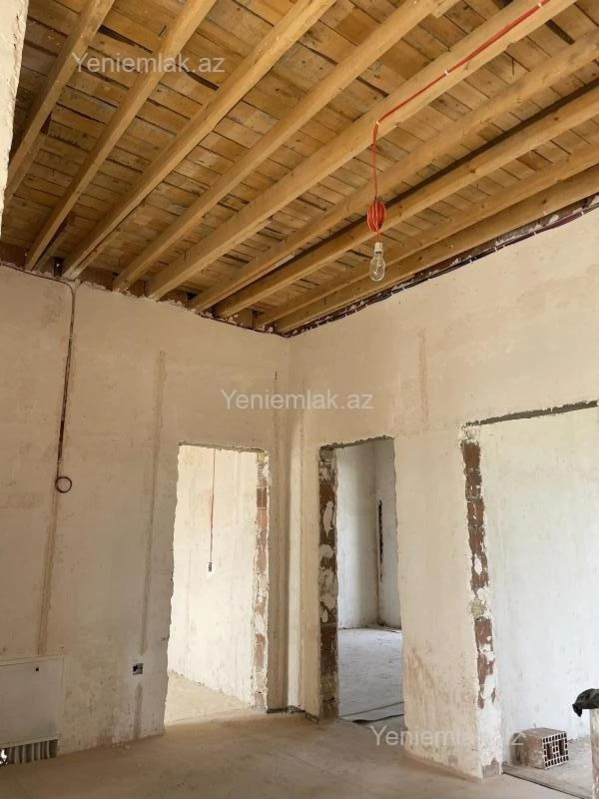 Satılır 6 otaqlı həyət evi 250 m²