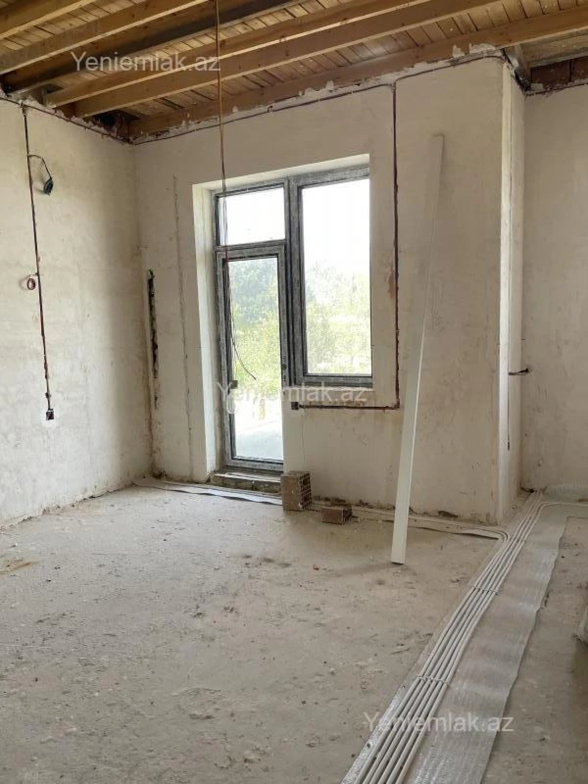 Satılır 6 otaqlı həyət evi 250 m²