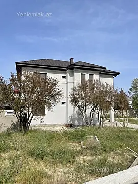 Satılır 6 otaqlı həyət evi 250 m²