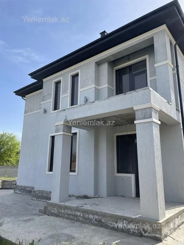 Satılır 6 otaqlı həyət evi 250 m²