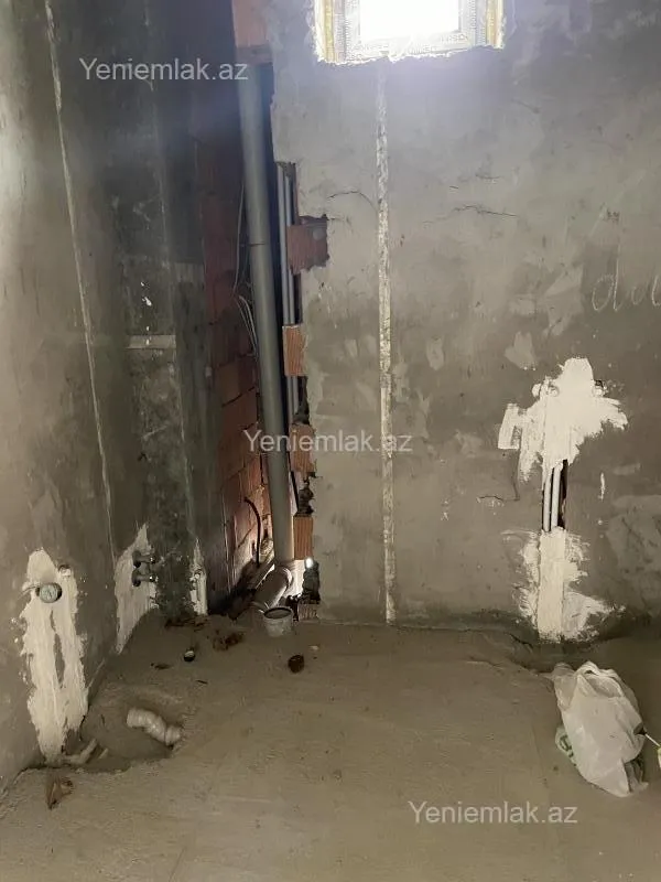 Satılır 6 otaqlı həyət evi 250 m²