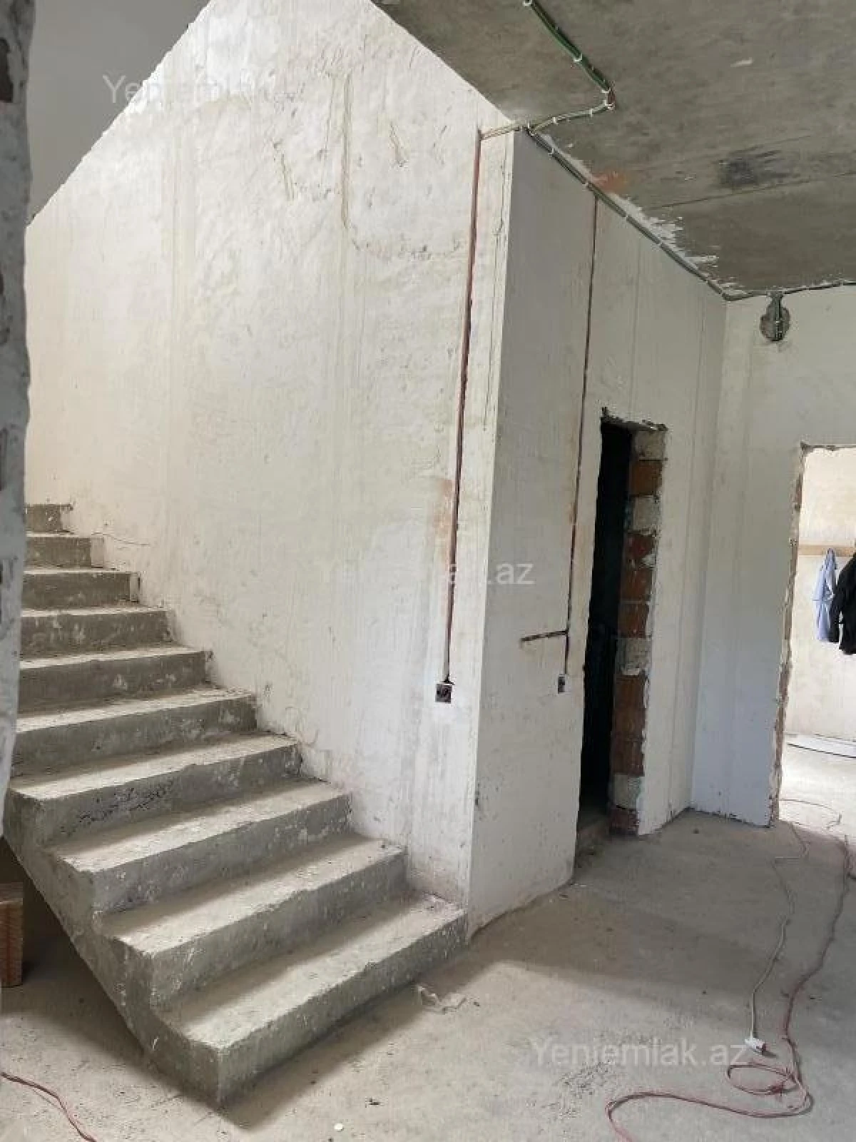 Satılır 6 otaqlı həyət evi 250 m²
