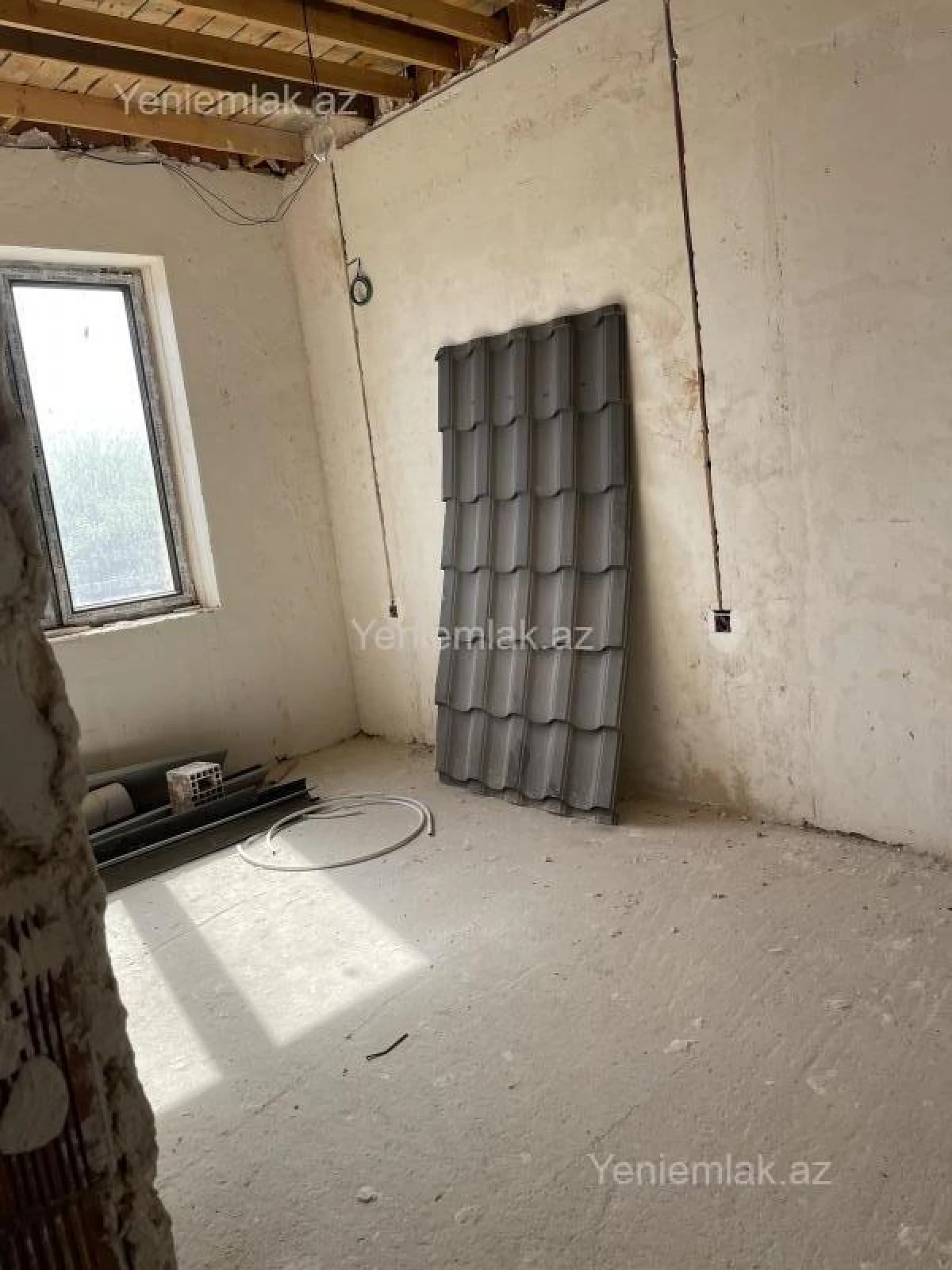 Satılır 6 otaqlı həyət evi 250 m²