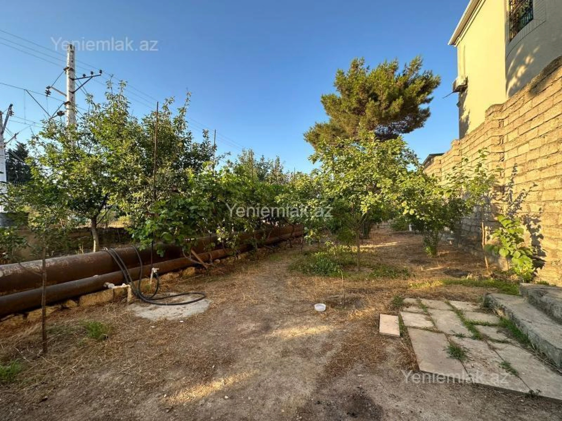 Satılır 9 otaqlı həyət evi 500 m²