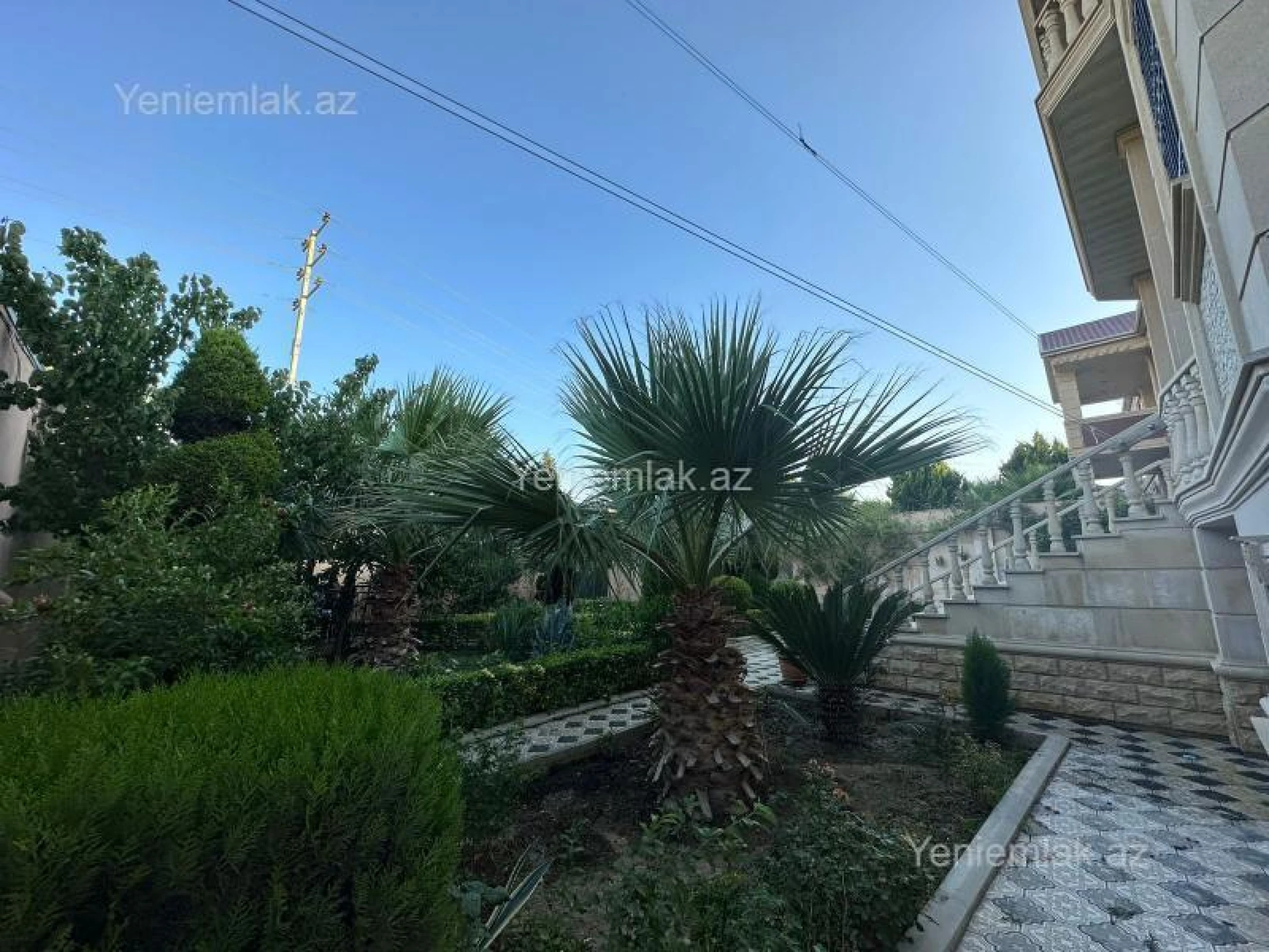 Satılır 9 otaqlı həyət evi 500 m²