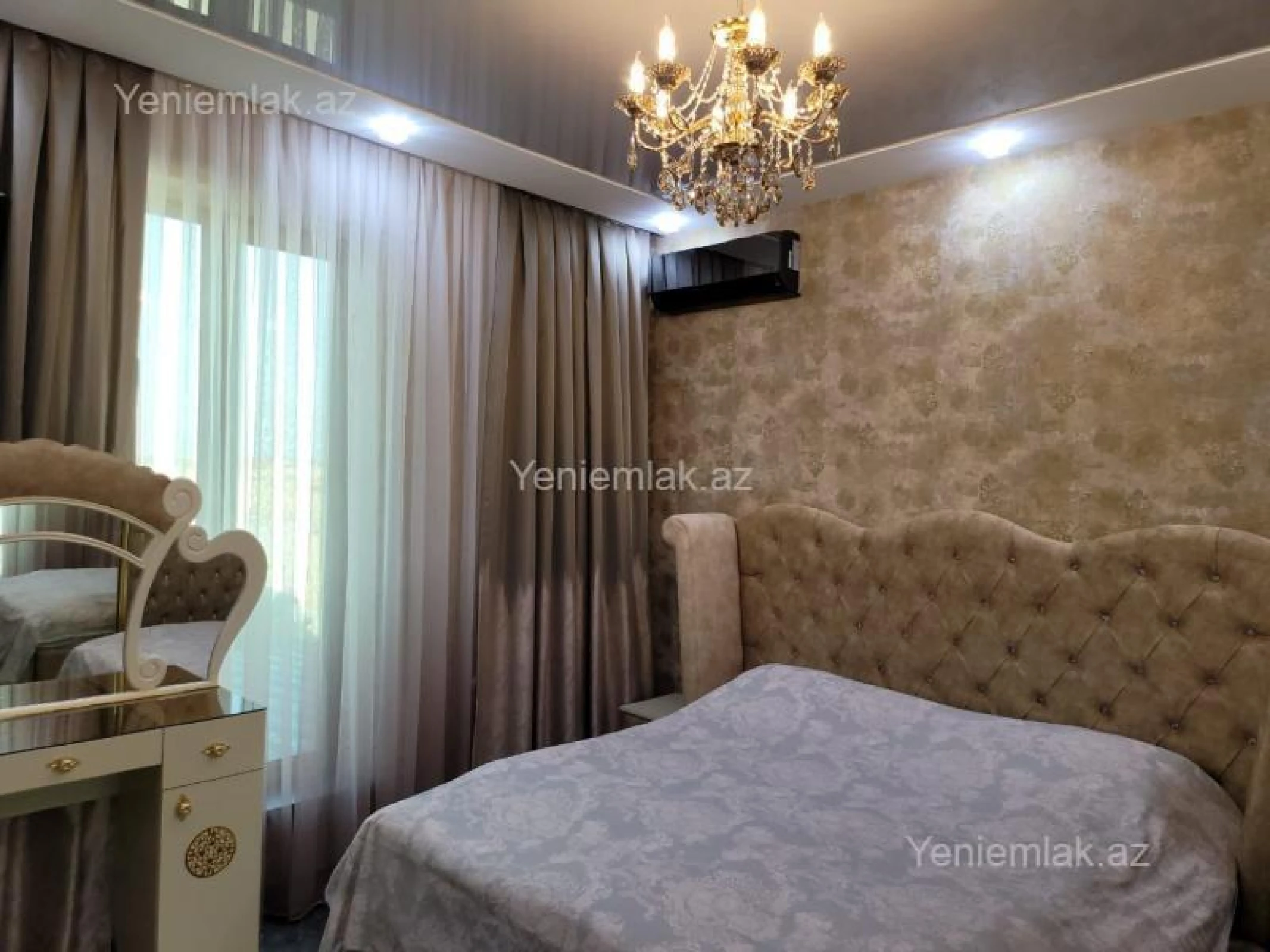 Satılır 9 otaqlı həyət evi 500 m²