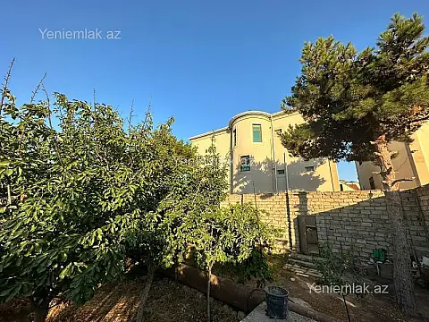 Satılır 9 otaqlı həyət evi 500 m²