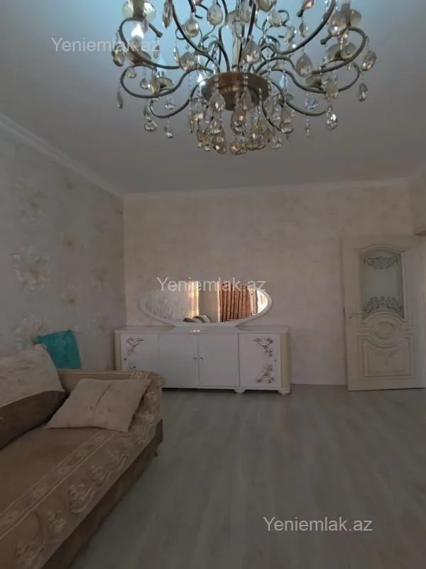 Satılır 4 otaqlı köhnə tikili 100 m²