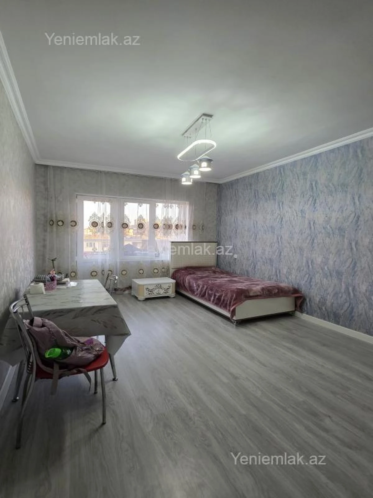 Satılır 4 otaqlı köhnə tikili 100 m²