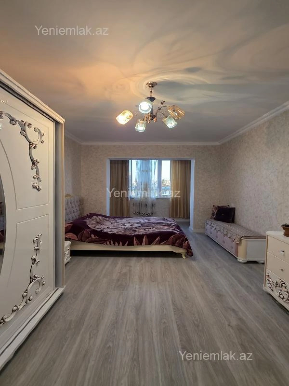 Satılır 4 otaqlı köhnə tikili 100 m²