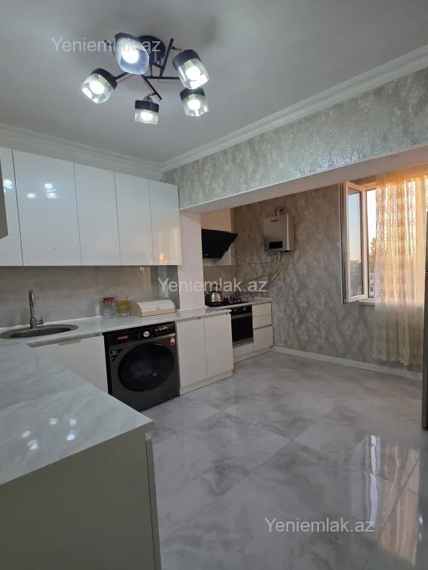 Satılır 4 otaqlı köhnə tikili 100 m²