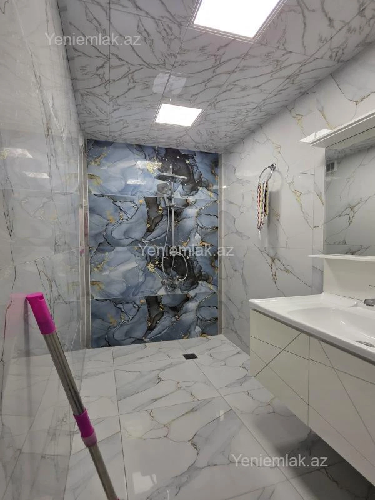 Satılır 4 otaqlı köhnə tikili 100 m²