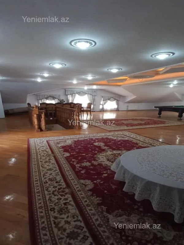 Satılır 8 otaqlı həyət evi 380 m²