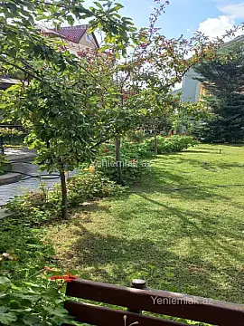 Satılır 8 otaqlı həyət evi 380 m²