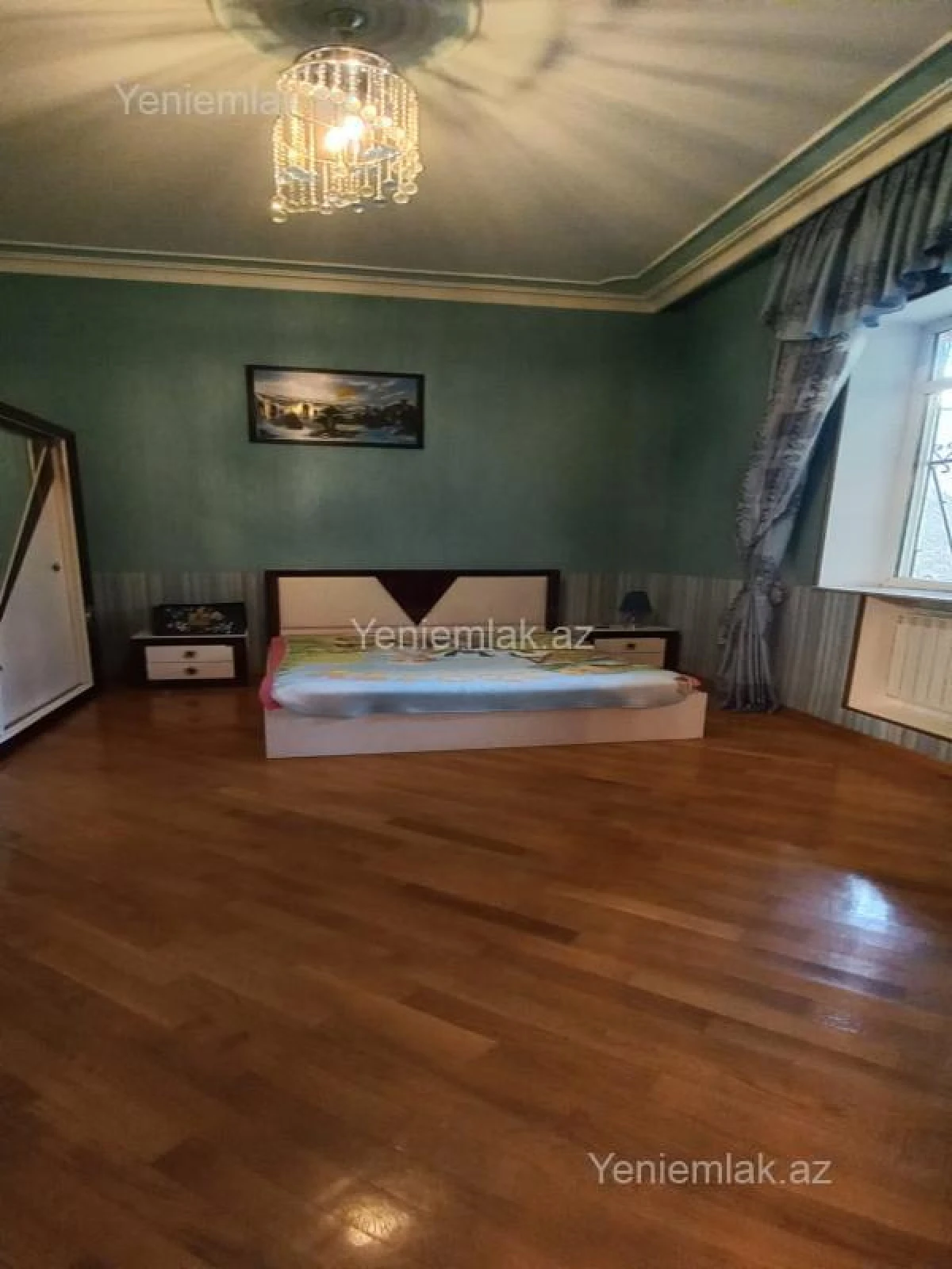 Satılır 8 otaqlı həyət evi 380 m²