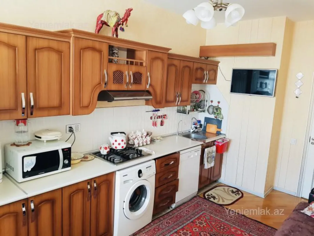 Satılır 3 otaqlı yeni tikili 128 m²