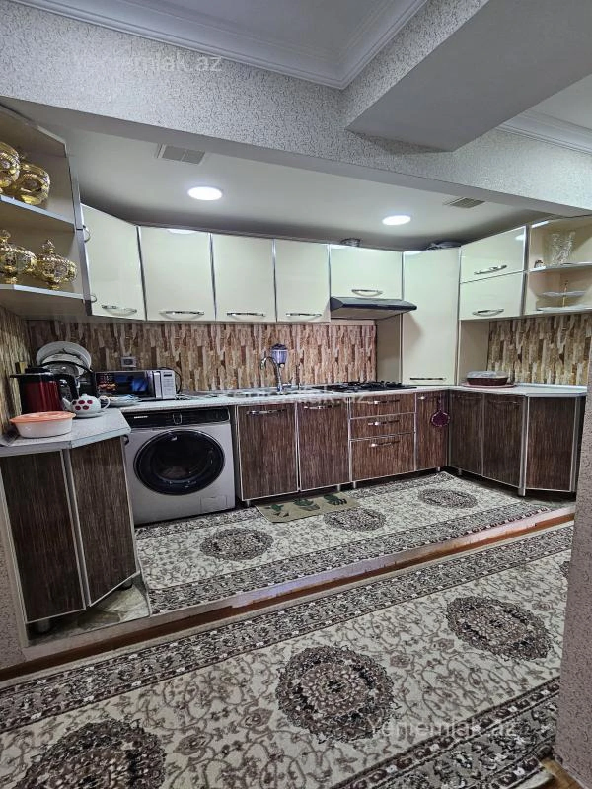 Satılır 3 otaqlı yeni tikili 75 m²