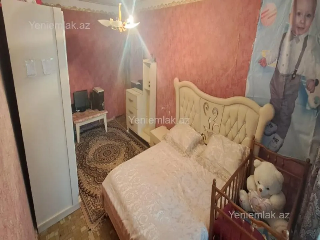 Satılır 4 otaqlı köhnə tikili 100 m²