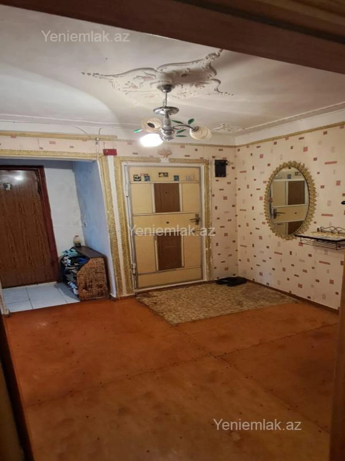 Satılır 4 otaqlı köhnə tikili 100 m²