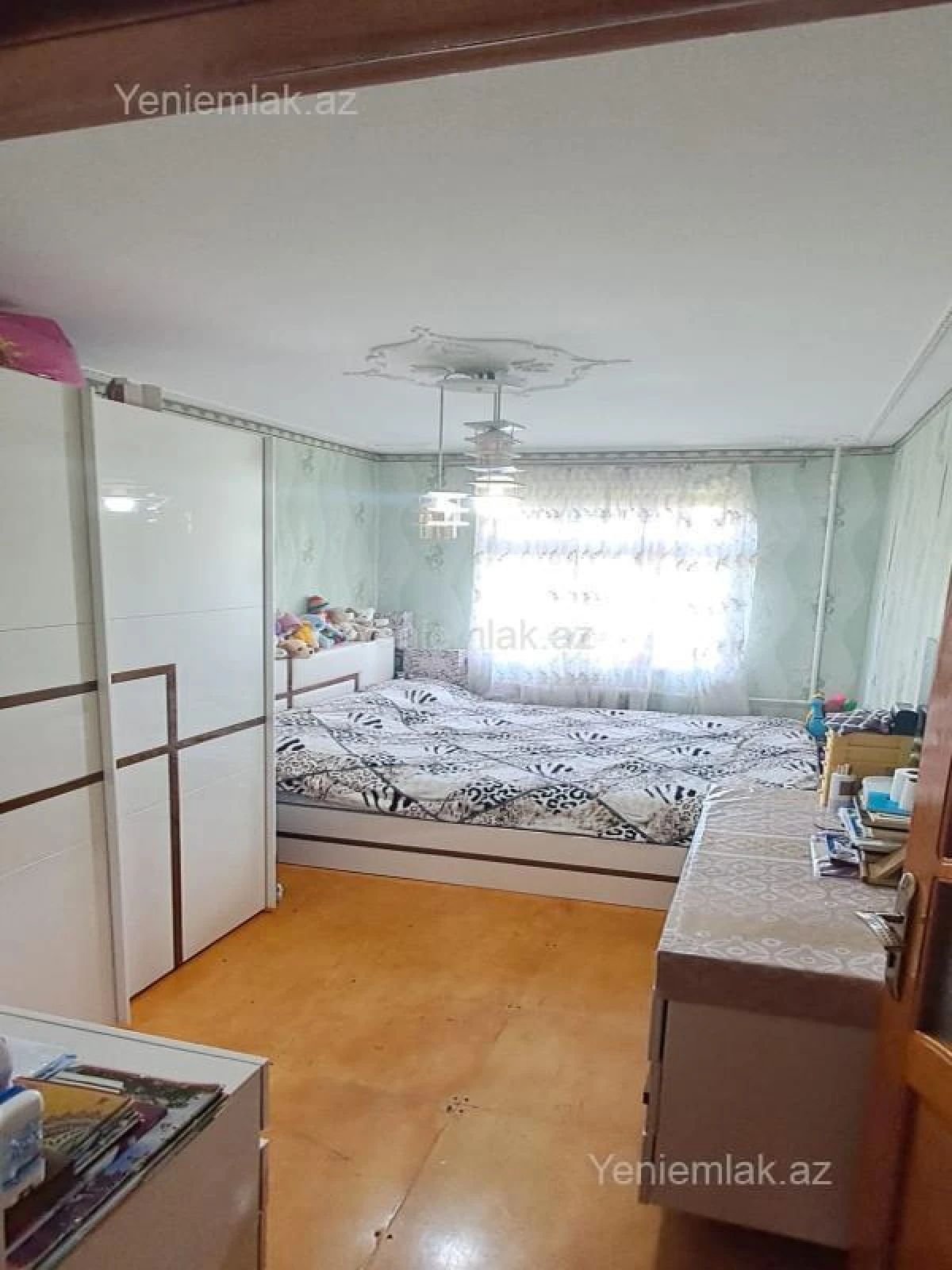 Satılır 4 otaqlı köhnə tikili 100 m²