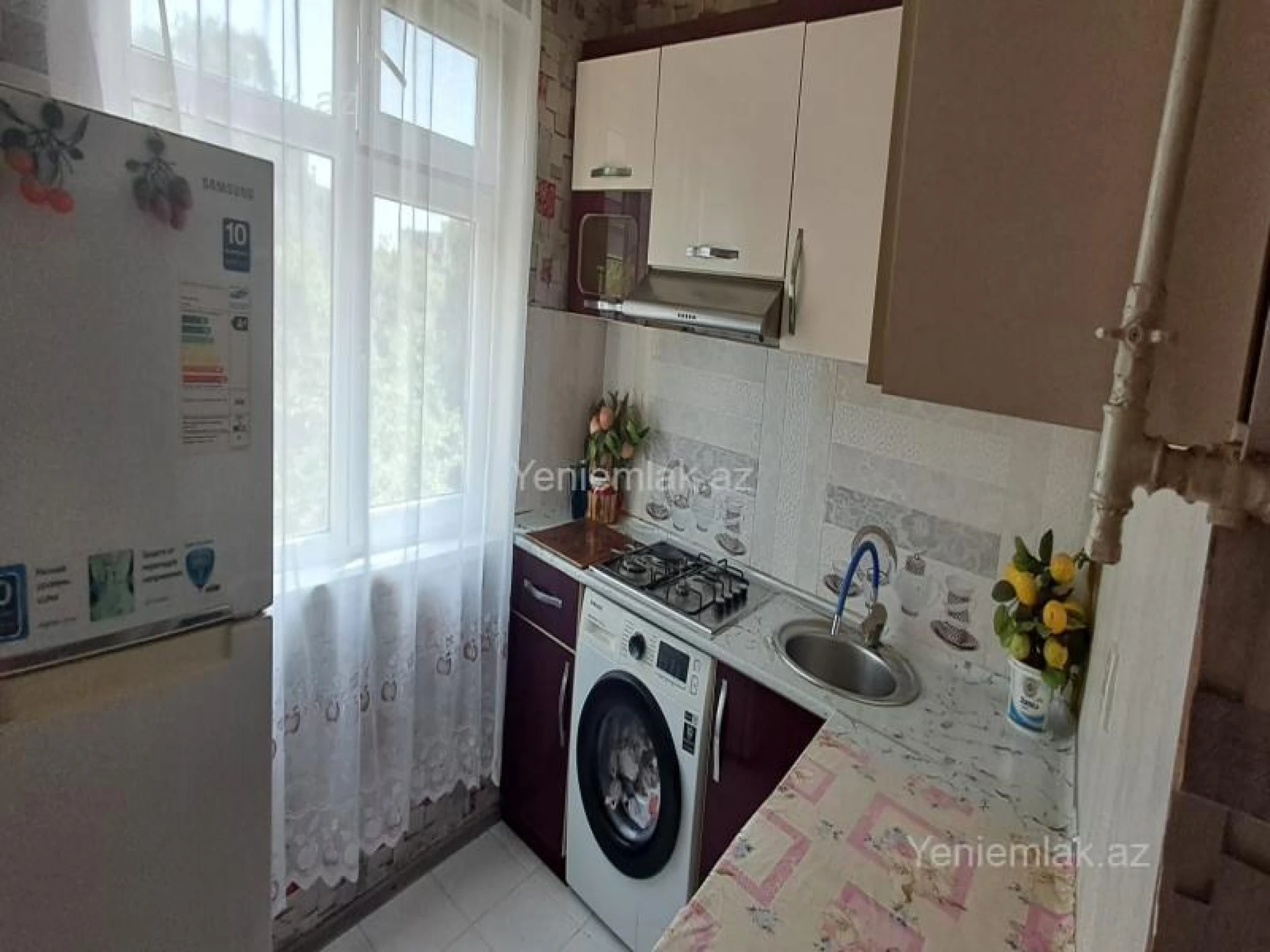 Satılır 4 otaqlı köhnə tikili 100 m²