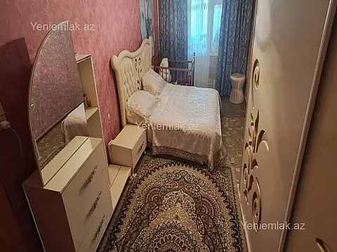 Satılır 4 otaqlı köhnə tikili 100 m²