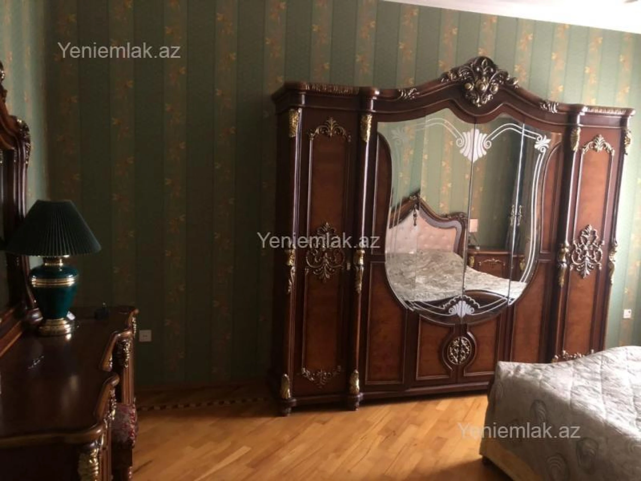 Satılır 5 otaqlı həyət evi 225 m²