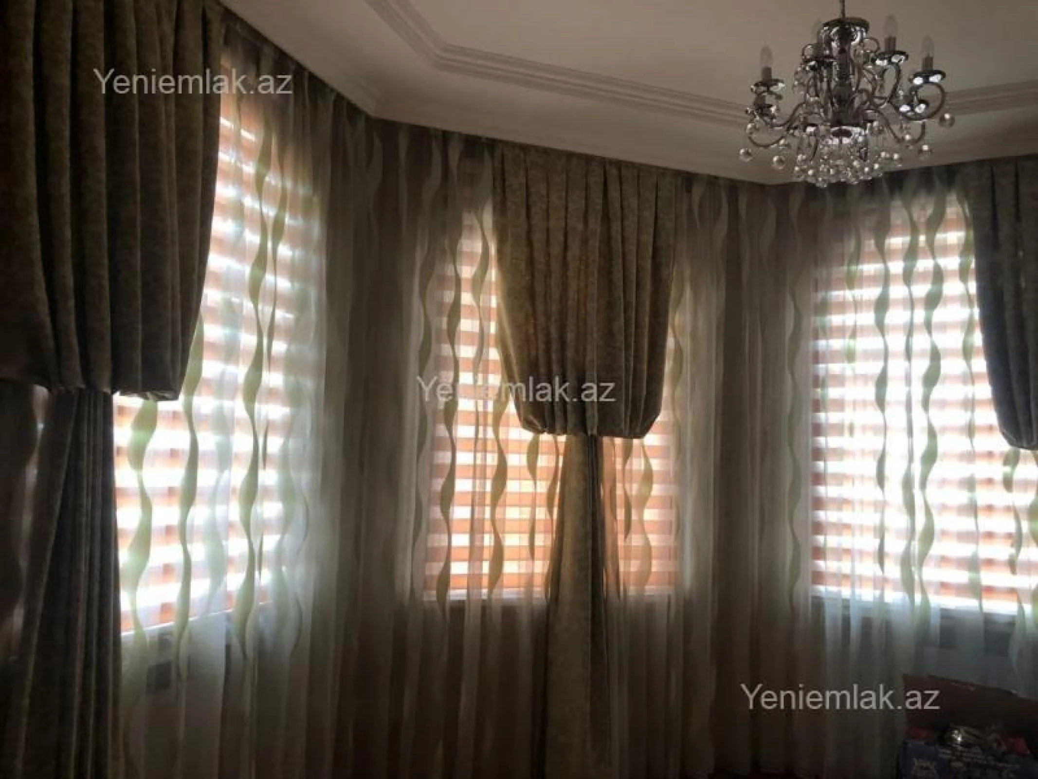 Satılır 5 otaqlı həyət evi 225 m²