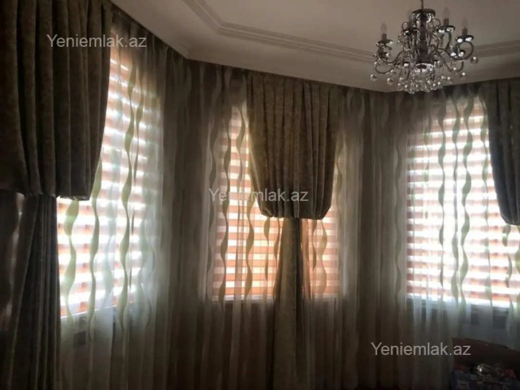 Satılır 5 otaqlı həyət evi 225 m²