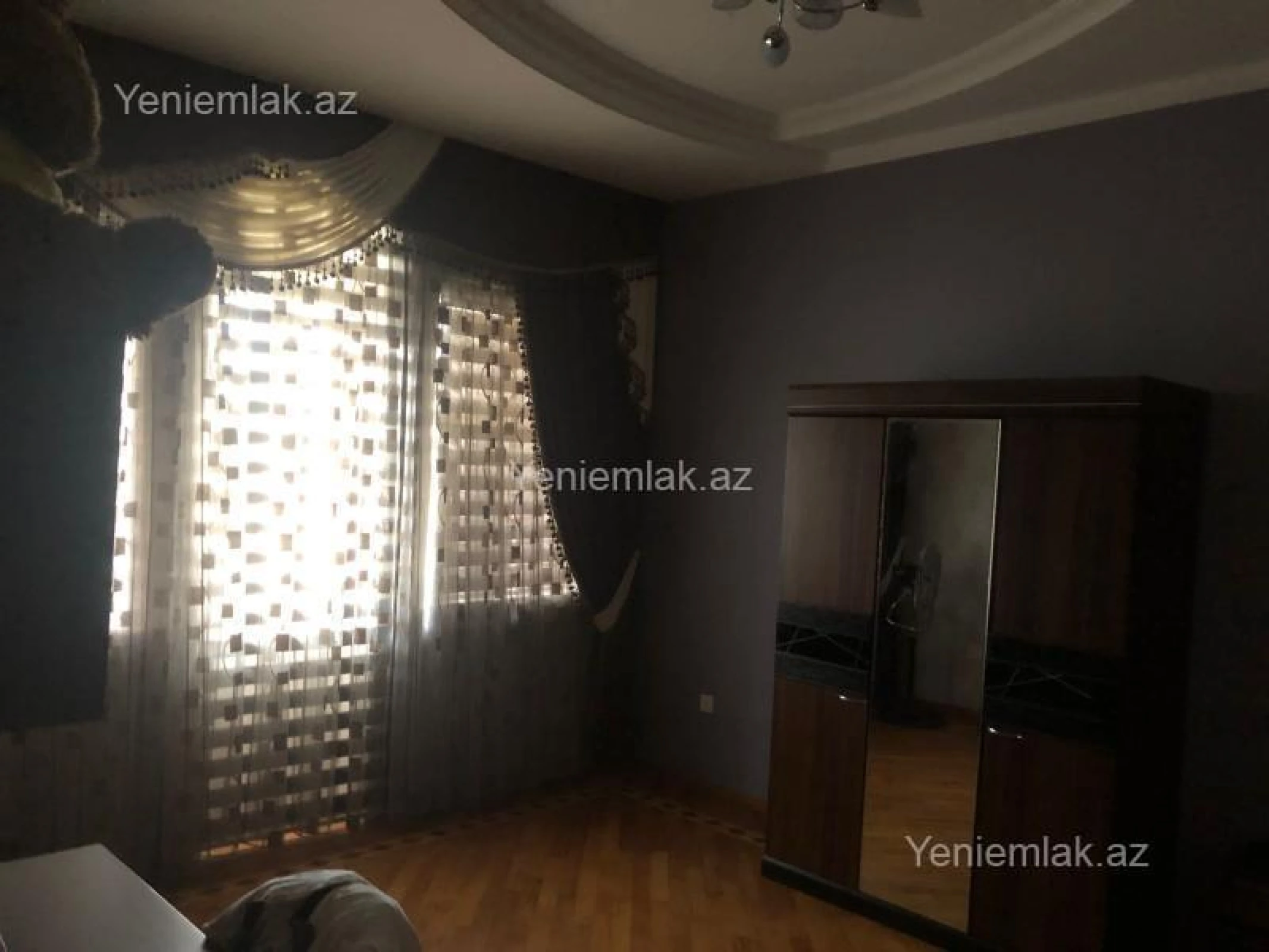 Satılır 5 otaqlı həyət evi 225 m²