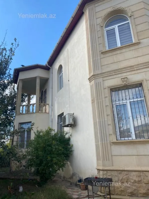 Satılır 5 otaqlı həyət evi 225 m²