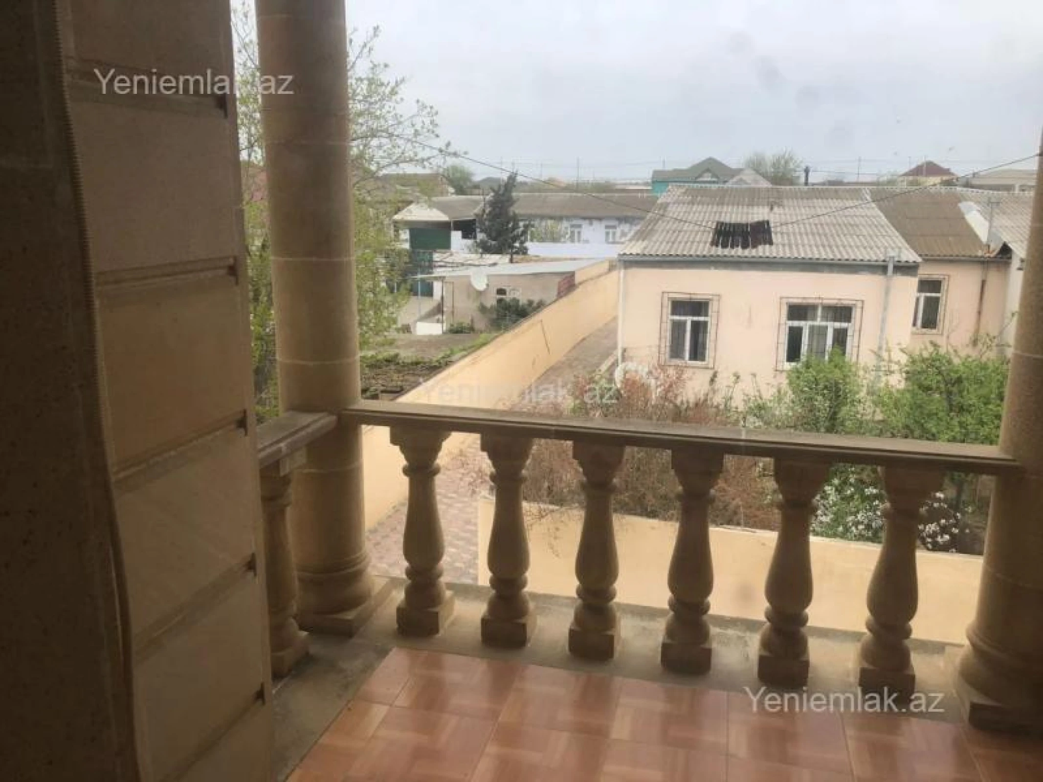 Satılır 5 otaqlı həyət evi 225 m²