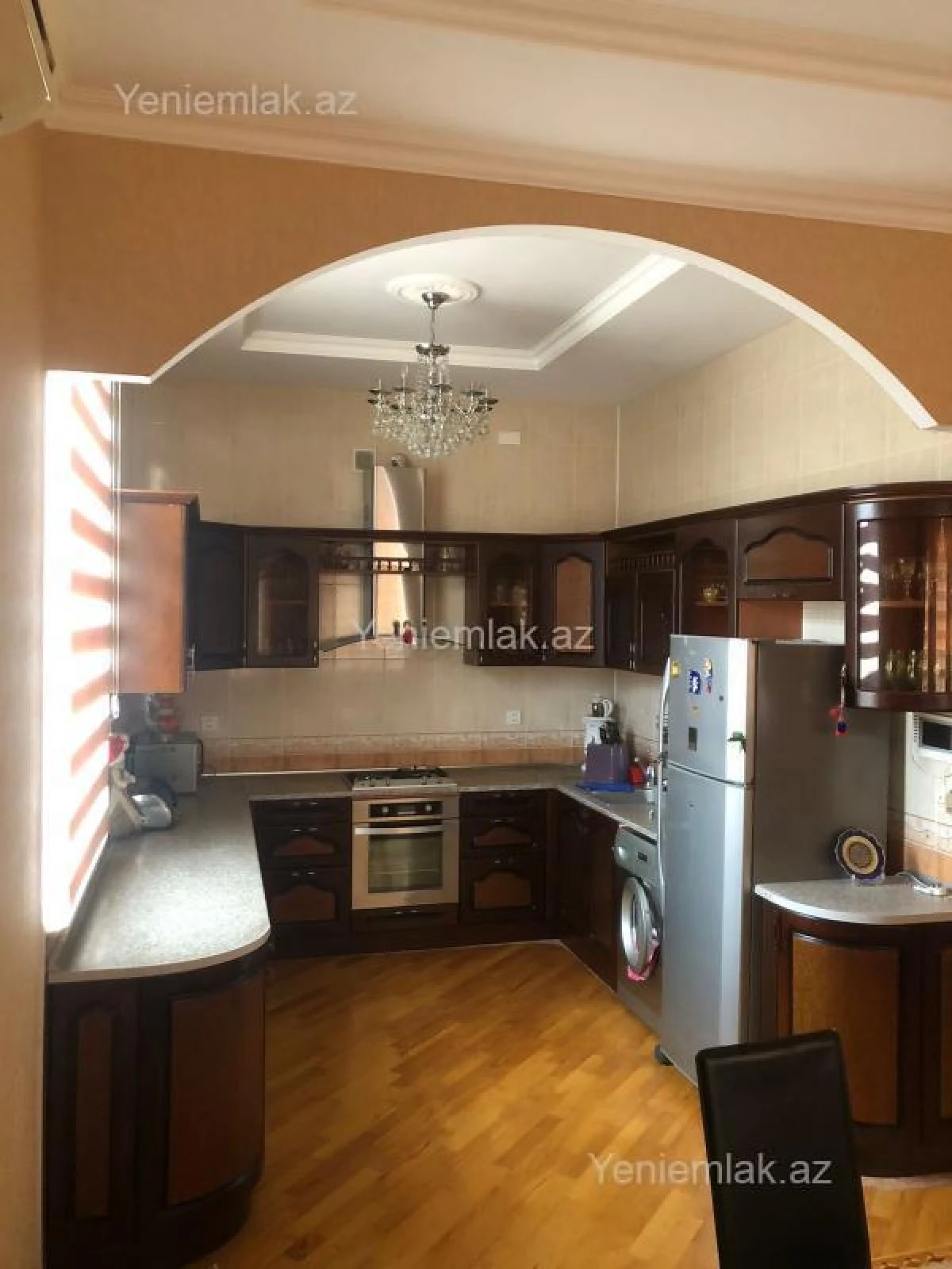 Satılır 5 otaqlı həyət evi 225 m²
