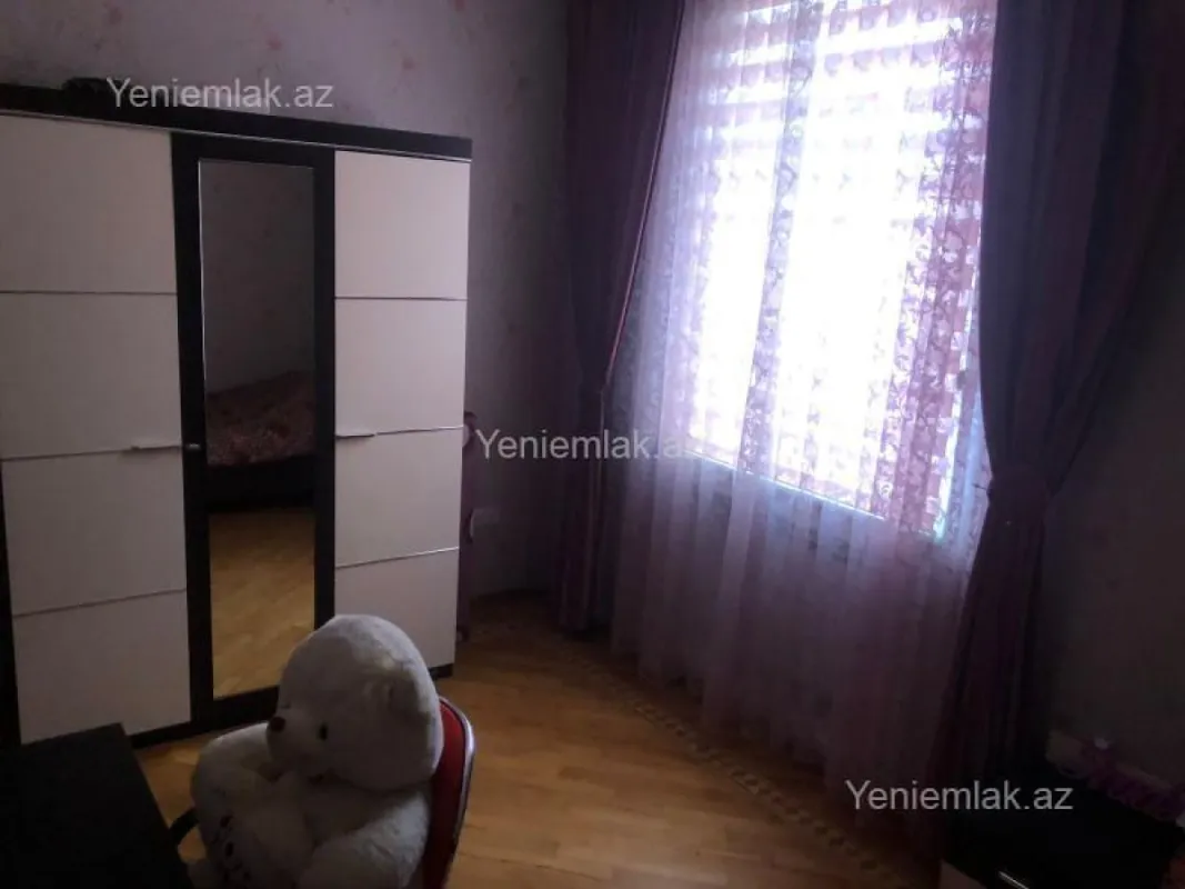 Satılır 5 otaqlı həyət evi 225 m²