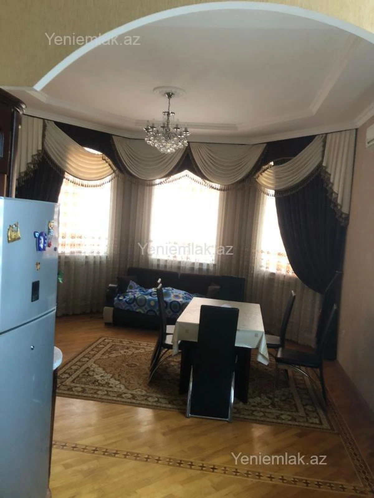 Satılır 5 otaqlı həyət evi 225 m²