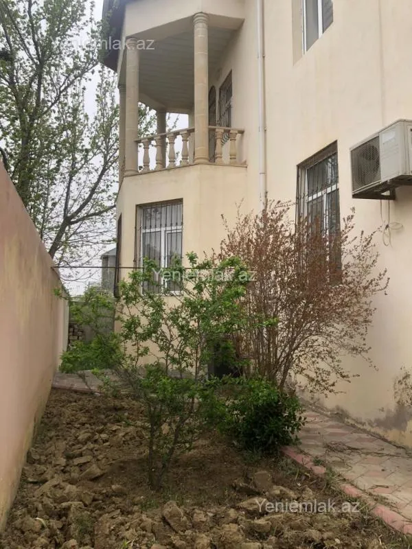 Satılır 5 otaqlı həyət evi 225 m²