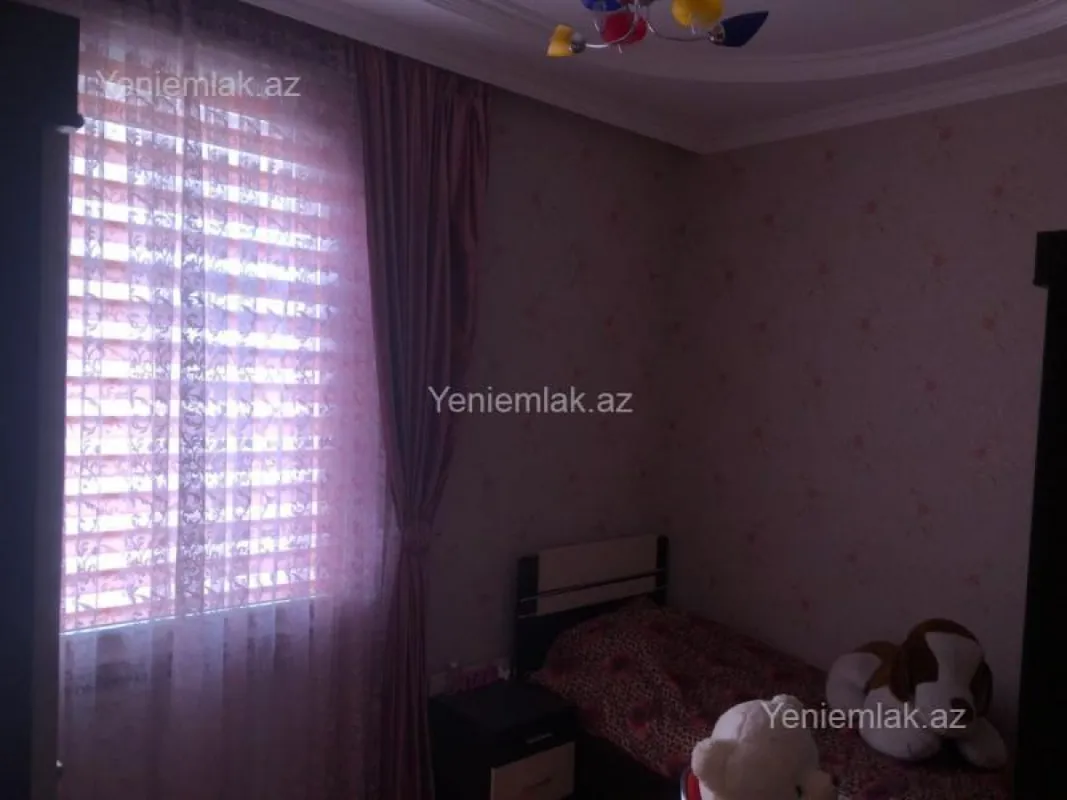 Satılır 5 otaqlı həyət evi 225 m²